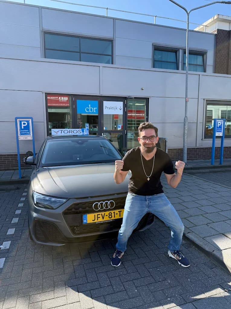 Geslaagde leerling bij Rijschool Toros