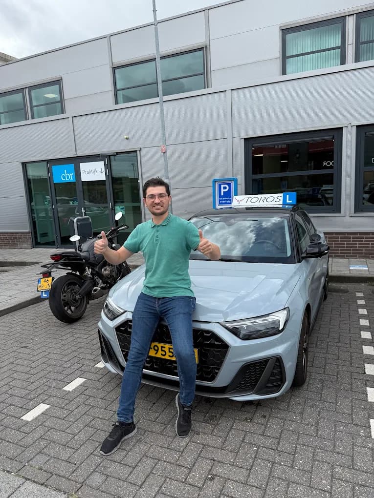 Geslaagde leerling bij Rijschool Toros