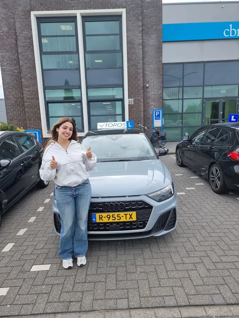 Geslaagde leerling bij Rijschool Toros